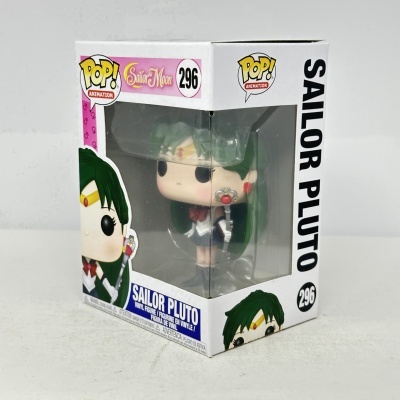 Funko Pop! Sailor Pluto da série Sailor Moon número 296 em caixa branca e rosa