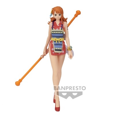 Figura colecionável de personagem feminina com vestido vermelho, bastão laranja e sapatos vermelhos