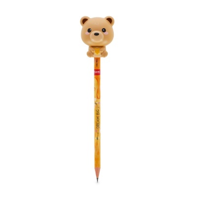 Lápis amarelo com topo de urso castanho claro segurando um coração