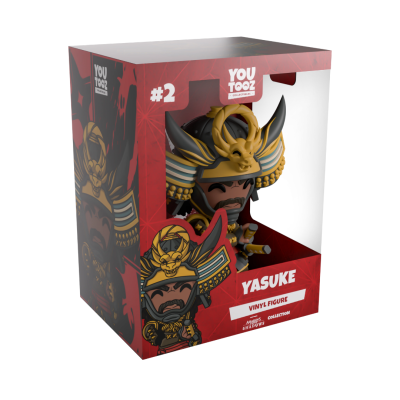 Boneca de vinil Yasuke dentro de caixa vermelha Youtooz com janela transparente