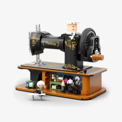 Modelo de máquina de costura em blocos de construção com figura e acessórios de costura.