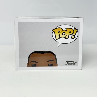 Caixa Funko Pop branca com figura estilizada e balão de fala POP!