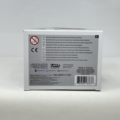 Caixa branca com avisos de segurança multilíngues, logótipo Funko, código FAC e código de barras