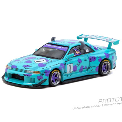 Miniatura de carro de corrida azul claro com manchas roxas e número 1 nas portas e capot