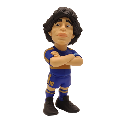 Figurina de jogador de futebol com uniforme azul e dourado e cabelo encaracolado