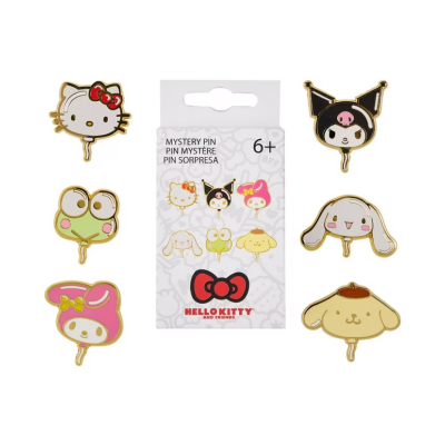 Conjunto de 6 pins metálicos esmaltados com personagens Hello Kitty em fundo branco