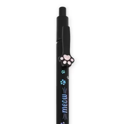 Caneta preta com clip em forma de pata de gato e decoração de pegadas azuis