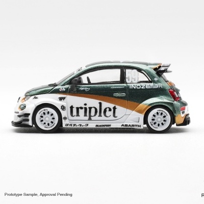 Miniatura de carro mini GT verde, branco e dourado com texto triplet e número 59