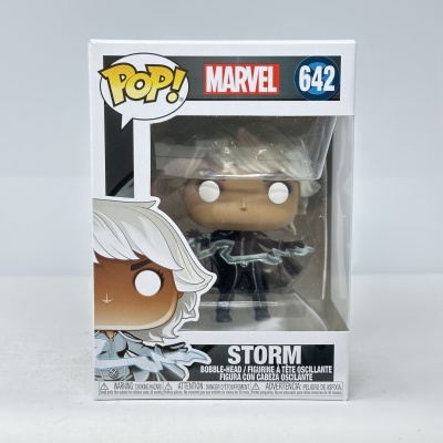 Figura Pop! Marvel Storm número 642 em caixa branca com janela de plástico