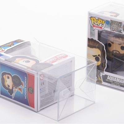 Figuras Pop! Homem de Mulher Maravilha e Aquaman em caixas transparentes de proteção em acrílico