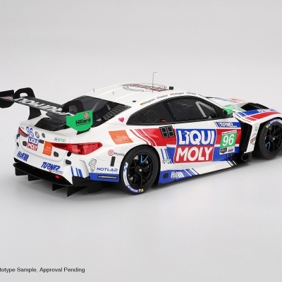 Modelo de carro de corrida branco com decoração LIQUI MOLY e número 96