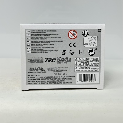 Parte inferior da caixa branca de um produto Funko com texto de advertência e informações de reciclagem.