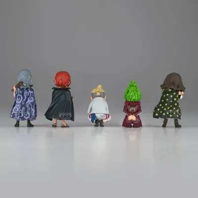 Cinco figuras colecionáveis vistas de costas com capas coloridas e penteados distintos.