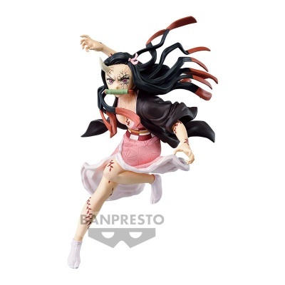 Figura colecionável Nezuko Kamado com vestido rosa, preto e mordedor verde.