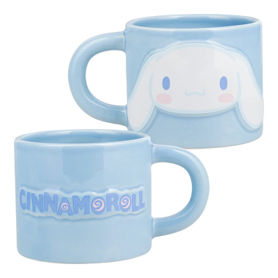Caneca azul clara com personagem e texto CINNAMOROLL