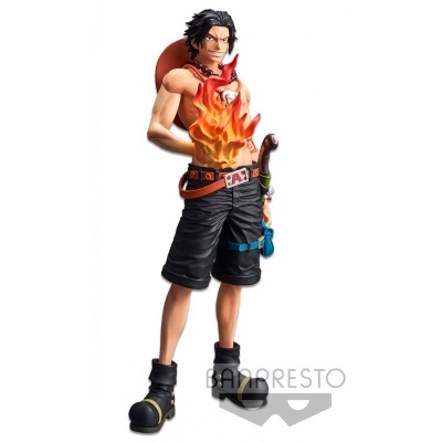 Figura de ação Ace One Piece com chama laranja e calças pretas