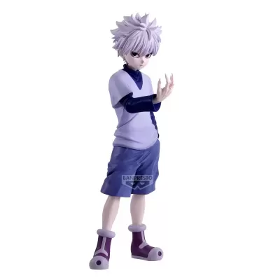 Figura de ação de personagem anime com roupa azul e cabelo branco