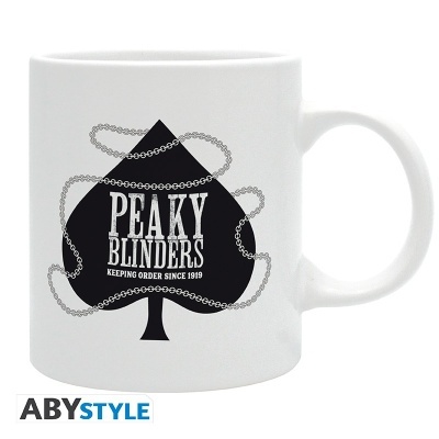 Caneca branca com estampa Peaky Blinders em preto e branco