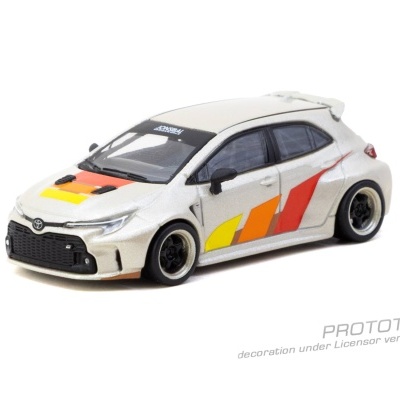 Miniatura de carro Toyota branco com decalques coloridos e texto PROTOTYPE