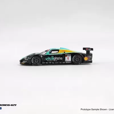 Miniatura de carro de corrida preto e azul em fundo branco