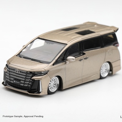 Miniatura de carro dourado Toyota com rodas brancas em fundo branco