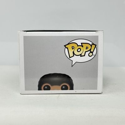 Caixa de Funko Pop com parte superior da figura e logo POP!