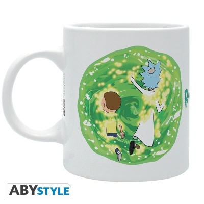 Caneca branca com desenho de Rick e Morty num portal verde
