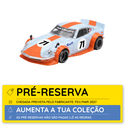 Miniatura de carro de corrida Datsun azul claro e laranja com número 71
