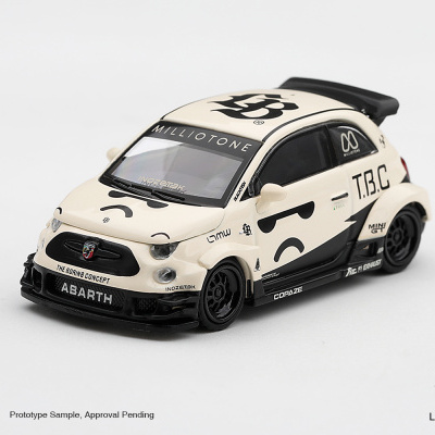 Miniatura de carro Abarth branco e preto com logótipos e cara estilizada