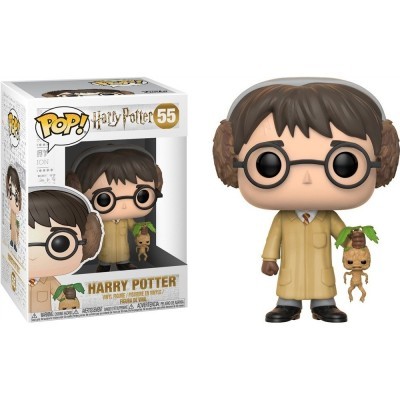 Figura colecionável POP! Harry Potter adulto com casaco bege segurando pequeno boneco.