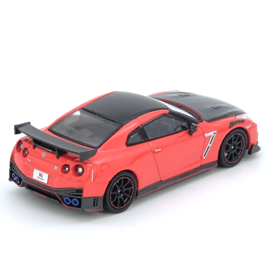 Miniatura de carro desportivo Nissan GT-R vermelho com detalhes a preto e spoiler