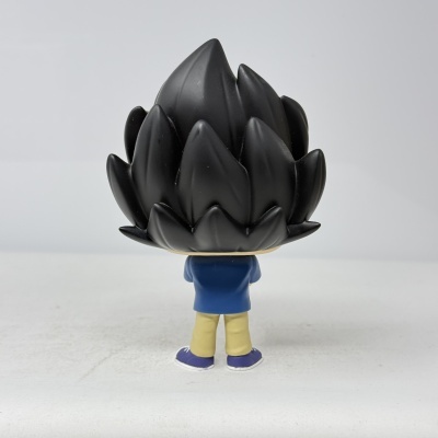 Figura Funko Pop de costas com cabelo preto espigado