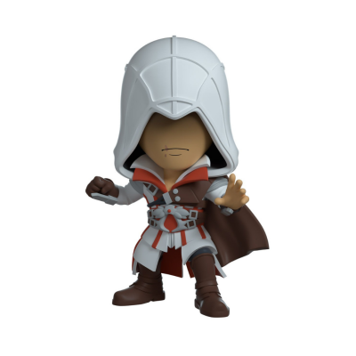 Boneco de vinil com capuz branco e roupa detalhada em vermelho e castanho, em posição de luta.