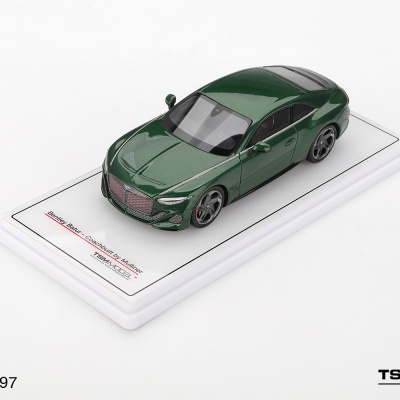 Miniatura de carro desportivo Bentley Batur verde metálico em base branca