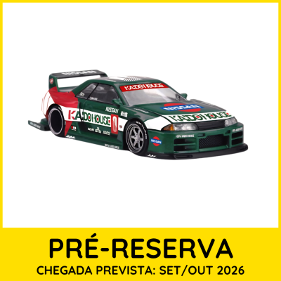 Modelo de carro de corrida Nissan verde, branco e vermelho com logotipos e número 0