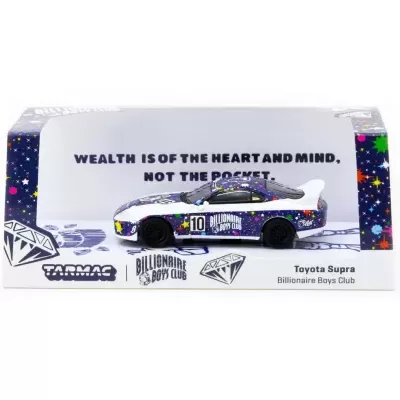 Miniatura de carro Toyota Supra com design estrelado em caixa