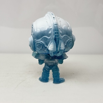 Figura de coleção azul e branca com capacete de astronauta