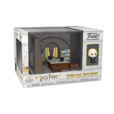 Funko Mini Moments Harry Potter aula de poções com Draco Malfoy em embalagem de exposição