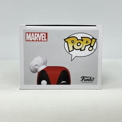 Caixa Funko Pop Marvel com personagem vermelho e preto de chapéu de cozinheiro