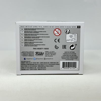 embalagem branca com texto e logótipos em fundo branco