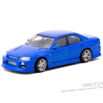 Miniatura de carro azul metálico com quatro portas em fundo branco