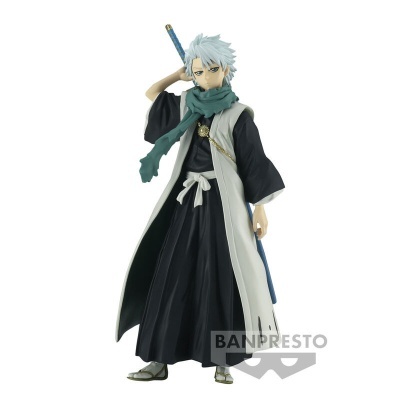 Figura Banpresto personagem masculino com traje preto e casaco cinza claro