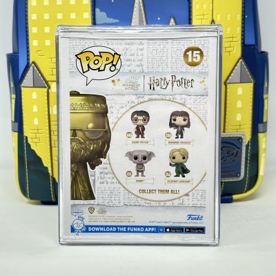 Embalagem de figura Funko POP! de Harry Potter com ilustrações de outras figuras colecionáveis e texto promocional.