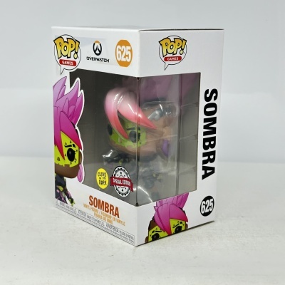 Figura Funko Pop! Games Sombra Overwatch número 625 com cabelo rosa e máscara verde, embalagem com janela de plástico