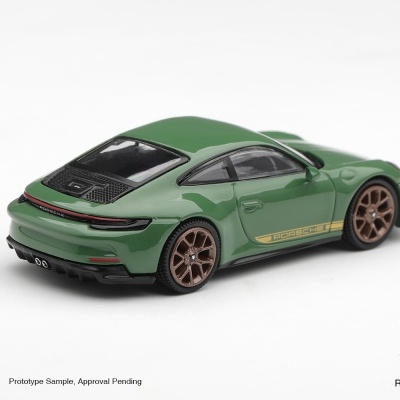 Miniatura de carro desportivo Porsche verde com detalhes dourados e jantes castanhas