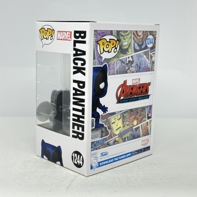 Embalagem Funko Pop! Black Panther Marvel Avengers número 1244 com fundo branco e ilustrações de banda desenhada.