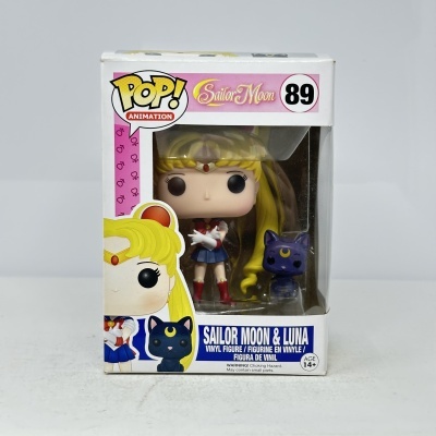 Bonecos vinil Funko Pop Sailor Moon com personagem e gato Luna na caixa