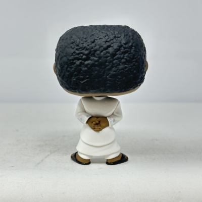 Figura Funko Pop de criança com cabelo encaracolado de costas