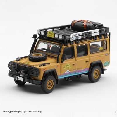 Miniatura de Land Rover amarelo com acessórios no tejadilho