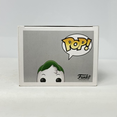 Parte superior da caixa Funko Pop com texto POP! e figura com cabelo verde